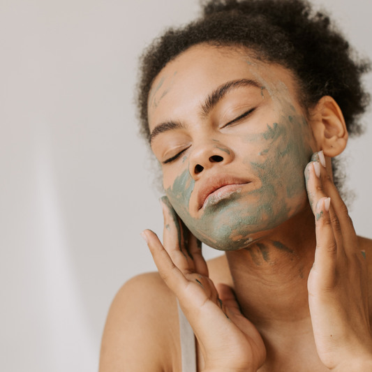 Lady using of 100% natural clay mask by Fliss Makes made with organic, vegan and cruelty-free ingredients, showcasing their nature-loving ingredients.